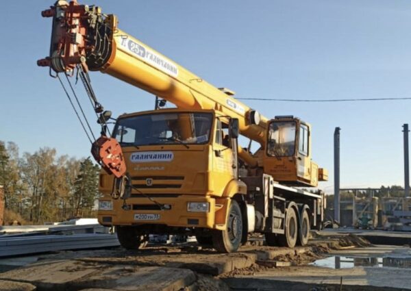 Автокран вездеход КАМАЗ 25т стрела 31м