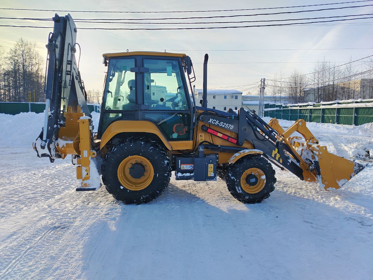 Экскаватор погрузчик XCMG